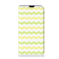 iPhone 13 Mini | Hoesje met Magneet | Waves Yellow