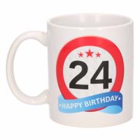 24 jaar Verjaardag koffiemok - cadeau beker - stopbord print - 300 ml - keramiek - wit