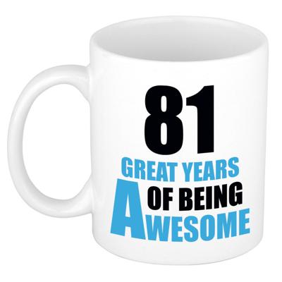 Verjaardag 81 jaar Koffiemok Cadeau - Great years of being awesome - wit/blauw