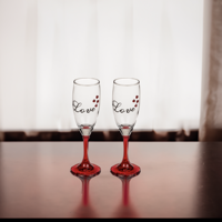 Champagne glazen met hartjes - Hartjes bedrukking - Met rode poot - Love Champagneglazen - Champagneglas van glas - thumbnail