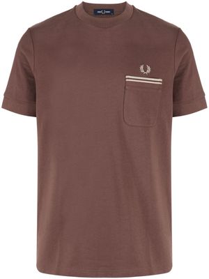Fred Perry T-shirt met geborduurd logo - Bruin Fred Perry T-shirt met geborduurd logo - Bruin