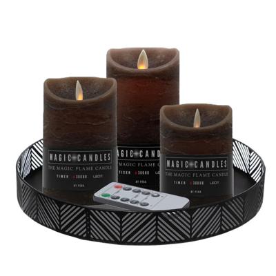 Anna Collection LED kaarsen - 3x stuks - bruin - met rond dienblad - kaarsenbord - D29 cm Anna Collection LED kaarsen - 3x stuks - bruin - met rond dienblad - kaarsenbord - D29 cm