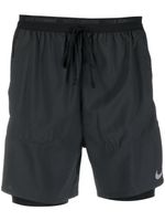 Nike short de sport à logo imprimé - Noir