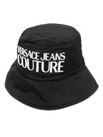 Versace Jeans Couture bob à logo en relief - Noir