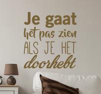 Muursticker tekst woonkamer je gaat het pas zien