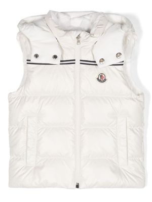 Moncler Enfant gilet matelassé à patch logo - Blanc