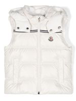 Moncler Enfant gilet matelassé à patch logo - Blanc