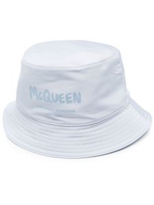 Alexander McQueen logo-print bucket hat - Bleu