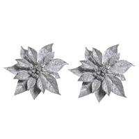 2x Kerstversieringen kerststerren bloemen zilver op clip   - - thumbnail