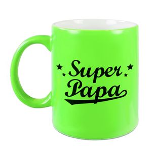 Super papa cadeau mok / beker neon groen 330 ml - verjaardag/ Vaderdag   -