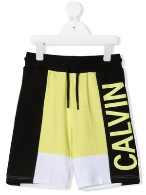 Calvin Klein Kids short à logo imprimé - Jaune