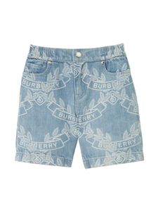 Burberry Kids short en jean à imprimé Oak Leaf Crest - Bleu