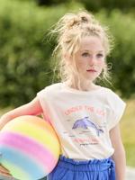 Meisjesshirt met paradijsvogel en schoudermouwen wit Meisjesshirt met paradijsvogel en schoudermouwen wit
