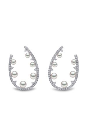 Yoko London boucles d'oreilles Sleek en or blanc 18ct ornées de diamants et de perles d'Akoya - Argent