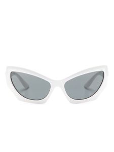 Versace Eyewear lunettes de soleil teintées à monture papillon - Blanc