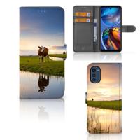 Motorola Moto E32 | Moto E32s | Telefoonhoesje | Met pasjeshouder | Koe
