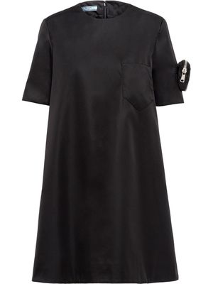 Prada robe courte à pochette à plaque logo - Noir