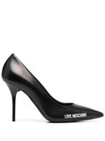 Love Moschino escarpins pointus à logo imprimé - Noir