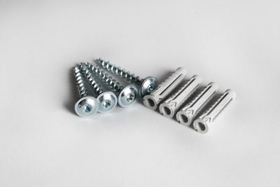 Schroeven en pluggen (4 stuks)