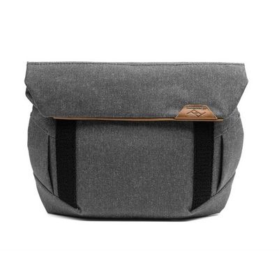 Peak Design Field Pouch charcoal V2