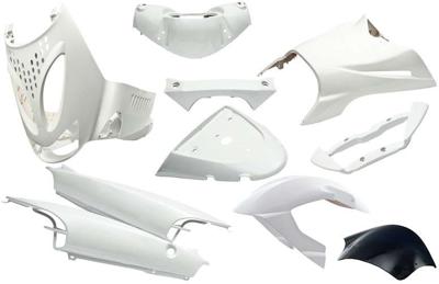 Plaatset 11-delig Edge voor Aprilia SR van bouwjaar 1997 tot 2004 - glanzend wit Plaatset 11-delig Edge voor Aprilia SR van bouwjaar 1997 tot 2004 - glanzend wit