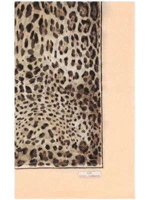 Dolce & Gabbana foulard en soie à imprimé léopard - Tons neutres
