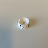 MB wit/zwart 43 voor op kledinghanger