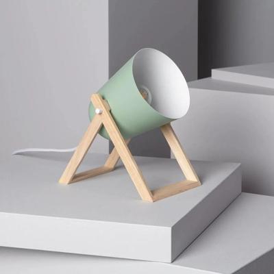 Minimalistische tafellamp wit met hout schakelaar en stekker &apos;Sebastian&apos;