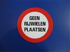 BORD GEEN RIJWIELEN PLAATSEN