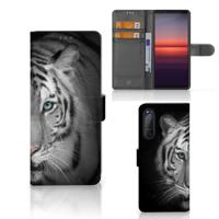Sony Xperia 5II | Telefoonhoesje | Met pasjeshouder | Tijger