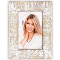 Houten fotolijst vintage wit geschikt voor een foto van 20 x 25 cm Houten fotolijst vintage wit geschikt voor een foto van 20 x 25 cm