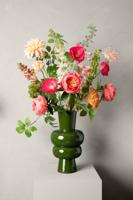 Zijden Kunstbloemen Boeket Hygge Grande Mossgreen met Luxe Design Vaas | Madame Fleurie Zijden Kunstbloemen Boeket Hygge Grande Mossgreen met Luxe Design Vaas | Madame Fleurie