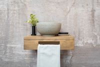 Saniclear Seba fontein met bruin eiken plank en grijze terrazzo waskom voor in het toilet - thumbnail