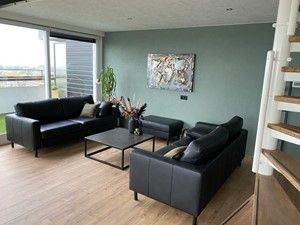 Set van 2 leren banken met stalen poten - met hocker en kussens - zwart leer - Echt leer, Modern, ontdek de vele Leersoorten en Kleuren bij ShopX
