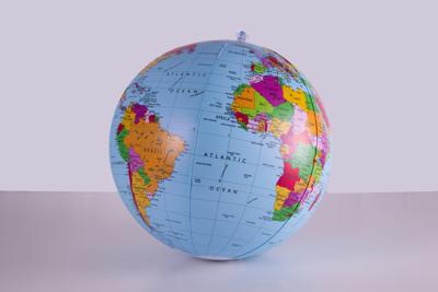 Opblaasbare wereldbol - globe Politiek ø 40 cm opblaasbaar - Engels | Interkart