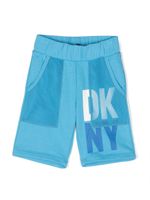 Dkny Kids short de sport à logo imprimé - Bleu - thumbnail