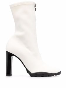 Alexander McQueen bottines en cuir à fermeture zippée - Blanc