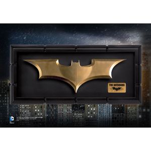 DC Comics: The Dark Knight Rises - Batarang Replica Decoratie