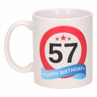 57 jaar Verjaardag koffiemok - cadeau beker - stopbord print - 300 ml - keramiek - wit