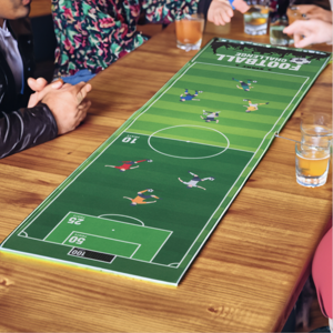 Voetbal Drankspel - Incl. 1 mat, 6 ballen & 2 shotglazen - 120 x 30 cm - Drinkspel - Leuk drankspel