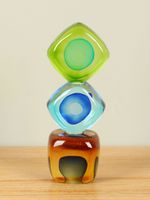 Blokken sculptuur uit glas oker/blauw/groen, 21 cm - thumbnail