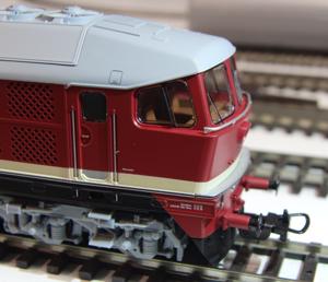 Piko H0 59741 H0 diesellocomotief BR 130 van DR Wisselstroom (AC), digitaal