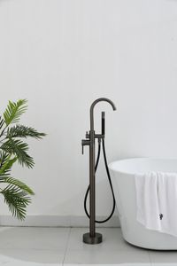 Vrijstaande badkraan SaniClear Iron Pro | Hoogte uitloop 100 cm | Draaibare uitloop | Mengkraan | Rond | Verouderd ijzer - Gunmetal