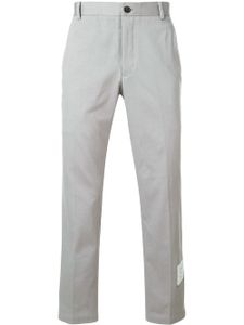 Thom Browne pantalon de costume à patch logo - Gris