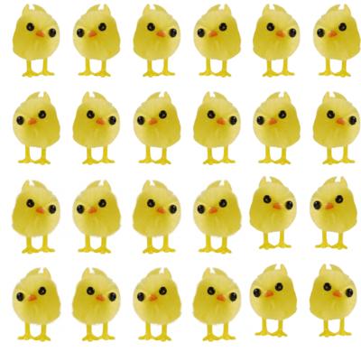 Henbrandt mini kuikentjes geel - 24x stuks - 3 cm - Paaskuikentjes - Paasdecoratie - Tafeldecoraties