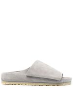 Fear Of God chaussons en daim - Gris