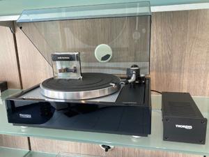 Thorens TD 1600 incl. TP160 en AT-VM750SH platenspeler zwart (Buitenkans)