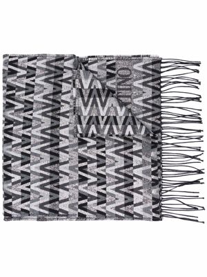 Valentino Garavani écharpe frangée à logo - Gris