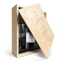 Wijnpakket met glas - Maison de la Surprise Merlot (Gegraveerde deksel) - thumbnail