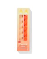 HEMA Korte Huishoudkaars Ø2.2x20cm Gedraaid Oranje - 2 Stuks (oranje) HEMA Korte Huishoudkaars Ø2.2x20cm Gedraaid Oranje - 2 Stuks (oranje)